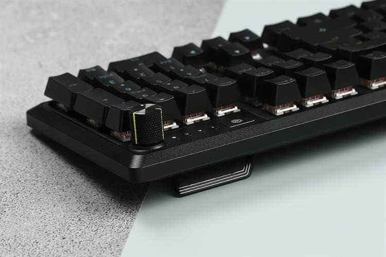 Bàn Phím Cơ Có Dây Gaming Corsair K70 CORE-BLK-CRSR MX-RGB