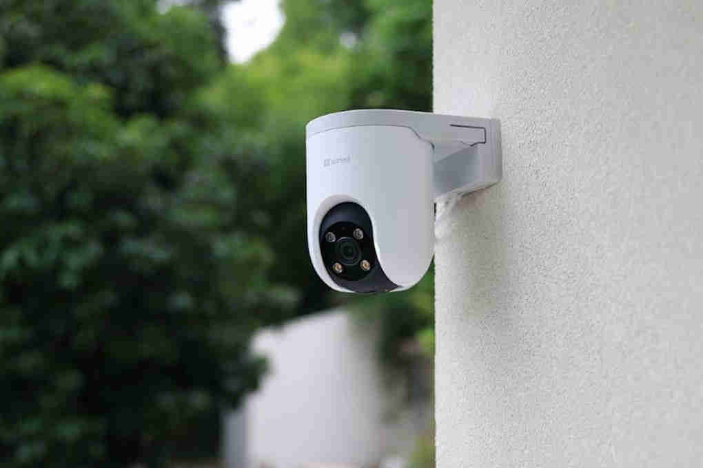 Camera IP Ngoài Trời 360° 3MP EZVIZ H8C Pro