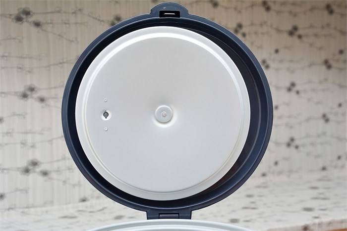 Nồi cơm nắp gài Sharp 2.2 lít KS-R231STV