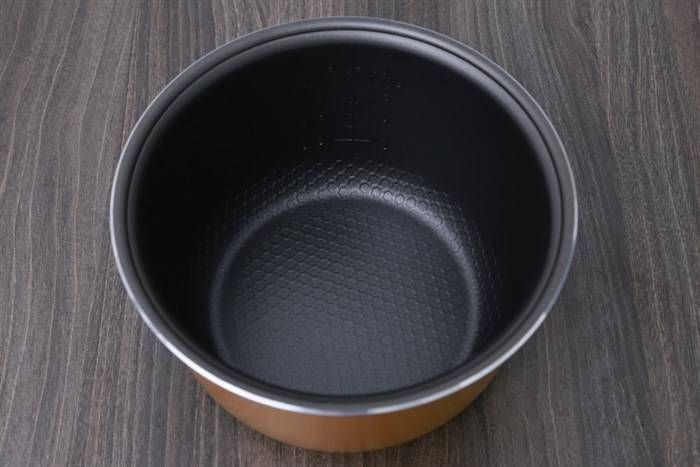 Nồi cơm nắp gài Kangaroo 1.2 lít KG822