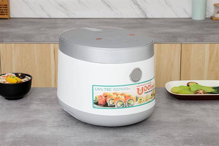 Nồi cơm điện tử Livotec 1.8 lít LRC-E8218W