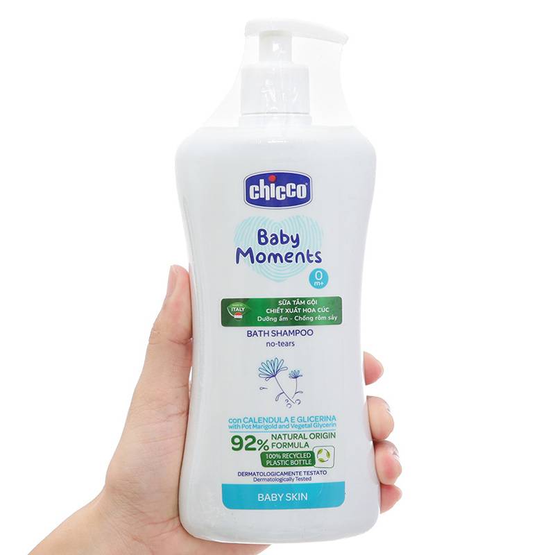 Sữa tắm & gội 2in1 cho bé Chicco chiết xuất hoa cúc 500ml