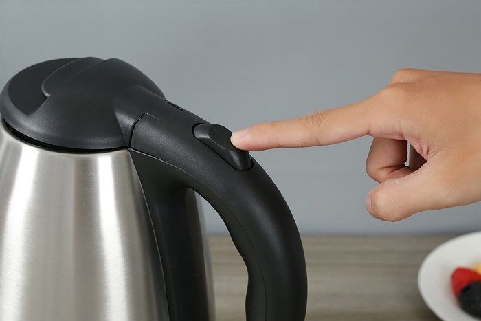 Bình đun siêu tốc AVA 1.7 lít KES4149