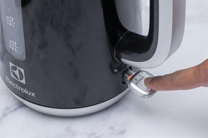 Bình đun siêu tốc Electrolux 1.7 lít EEK3505
