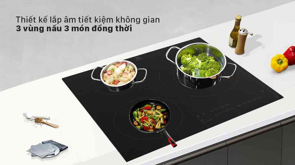 Bếp từ 3 vùng nấu lắp âm Electrolux LIT60342