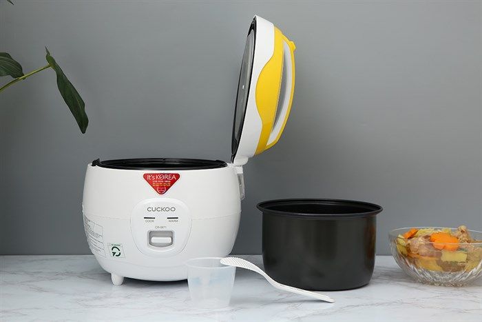 Nồi cơm nắp gài Cuckoo CR-0671 1.08 lít
