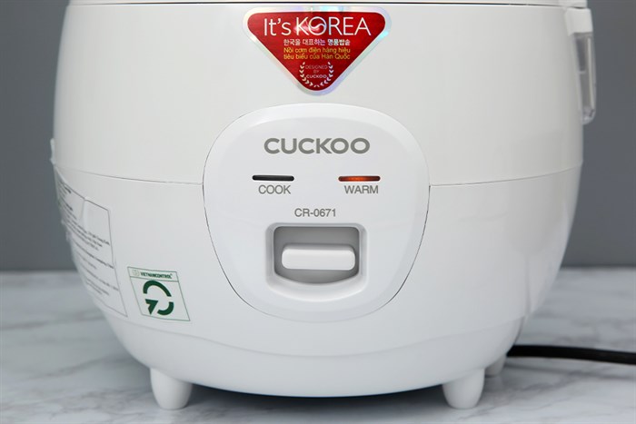 Nồi cơm nắp gài Cuckoo CR-0671 1.08 lít