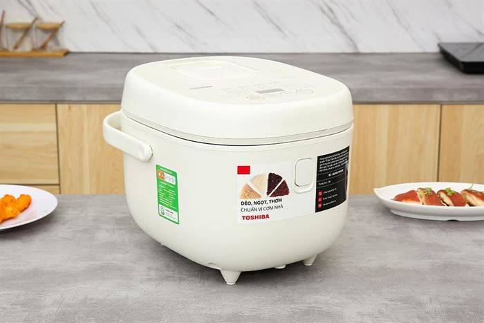 Nồi cơm điện tử Toshiba RC-18DR4TVN(W) 1.8 lít - Trắng