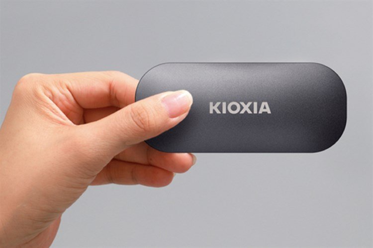 Ổ cứng SSD 500GB Kioxia Exceria Plus Portable LXD10S500GG8